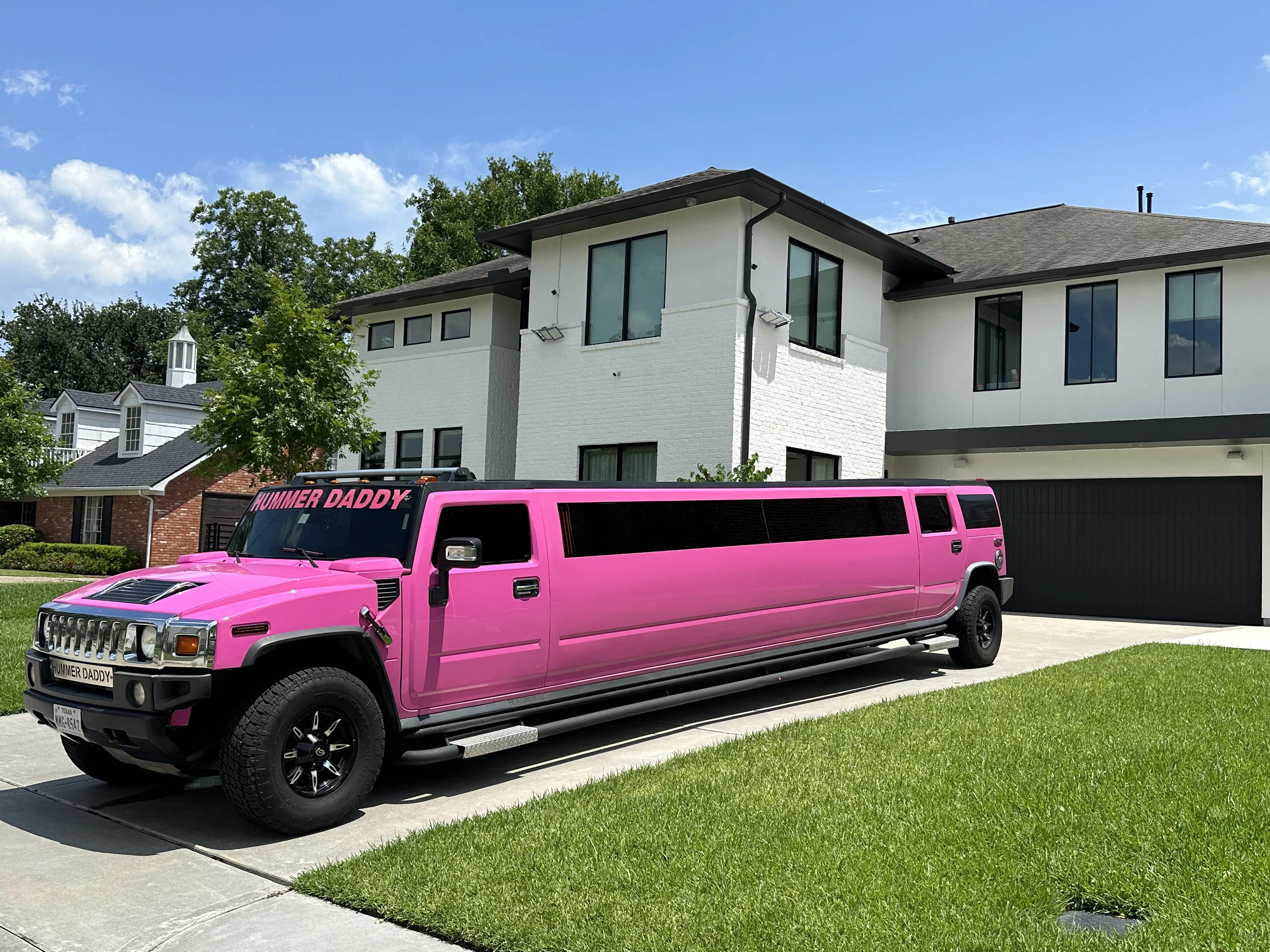 Hummer Daddy Pink Limos