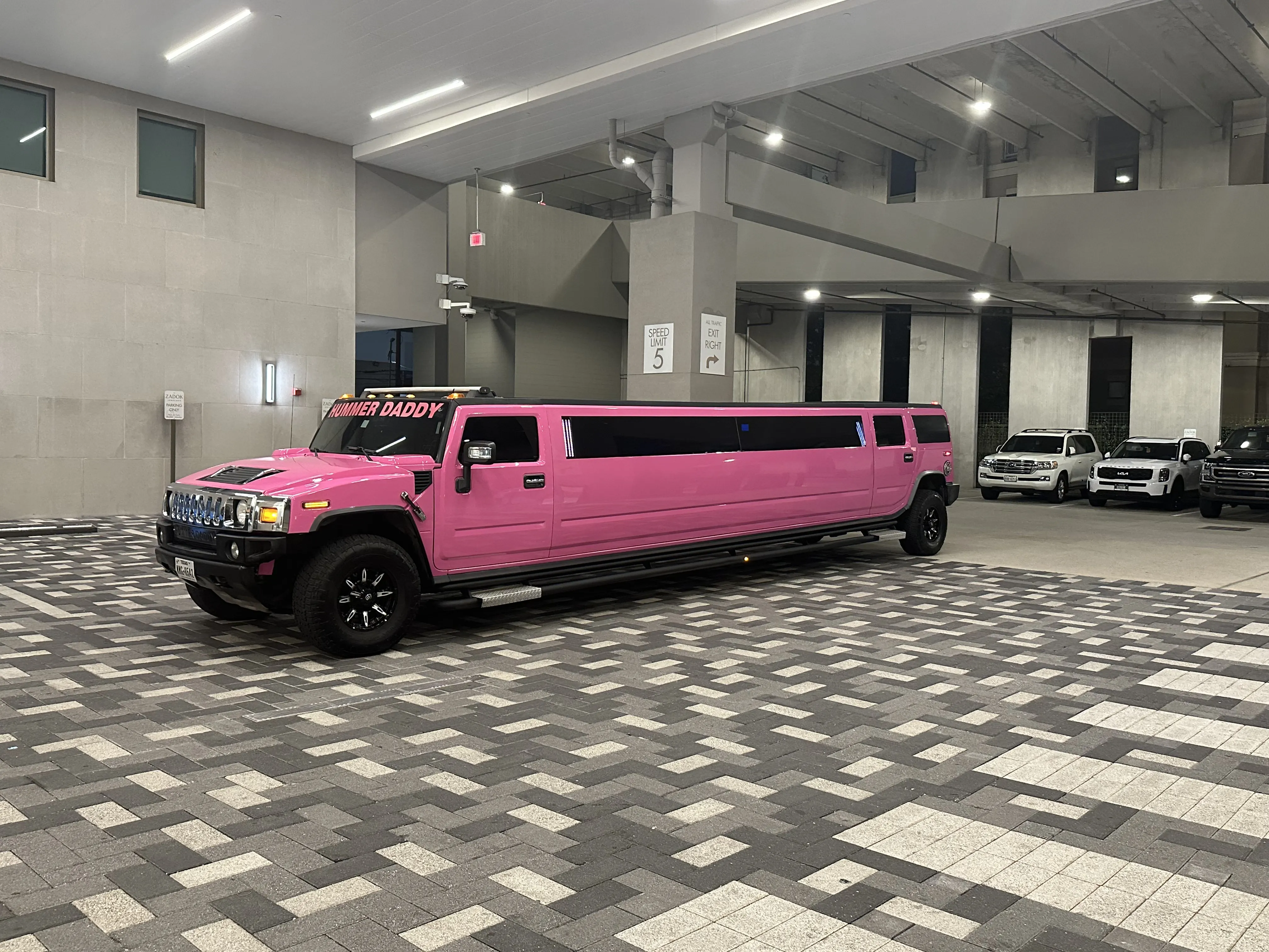 Hummer Daddy Pink Limos