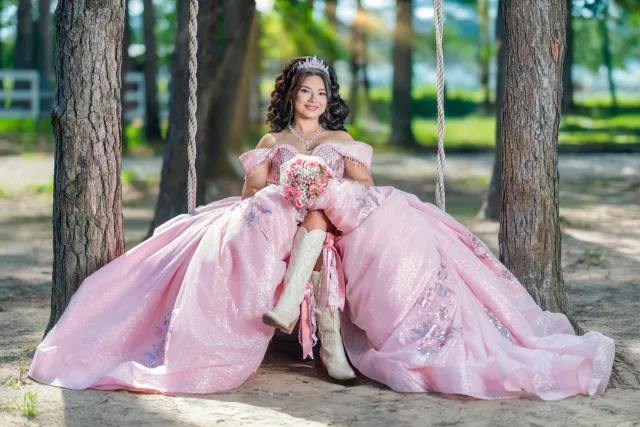 FV Solutions Quinceanera Photographer