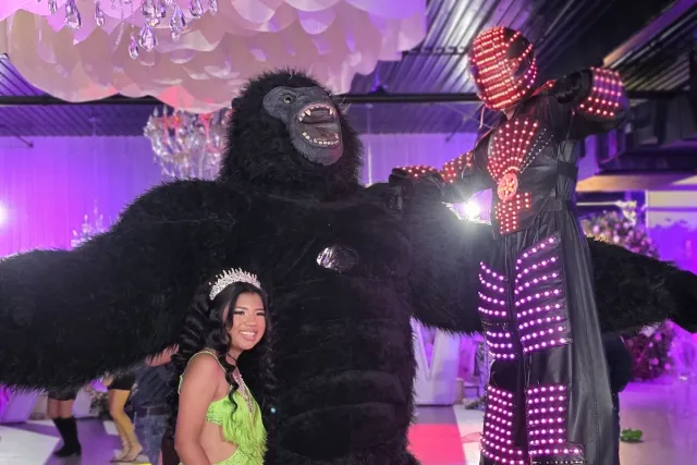 ikonik dancers houston